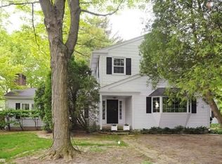 703 E Scranton Ave, Lake Bluff, IL