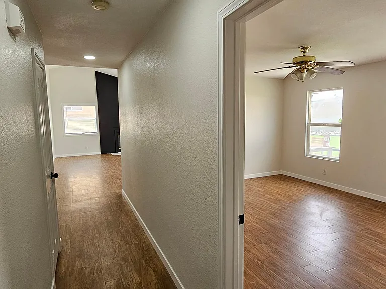 424 E Avenue J11 — Photo 20