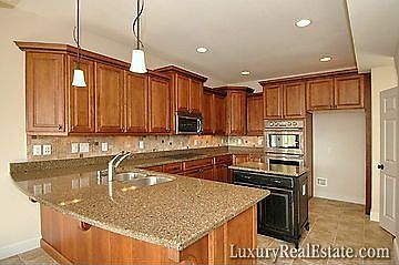 5th image of 64 Catawba Ln
