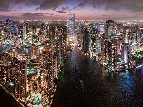 2nd image of 444 Brickell Ave Residence 4