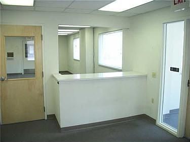 4th image of 751 Lincoln Ave