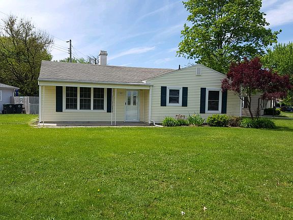 2nd image of 1401 W Royale Dr