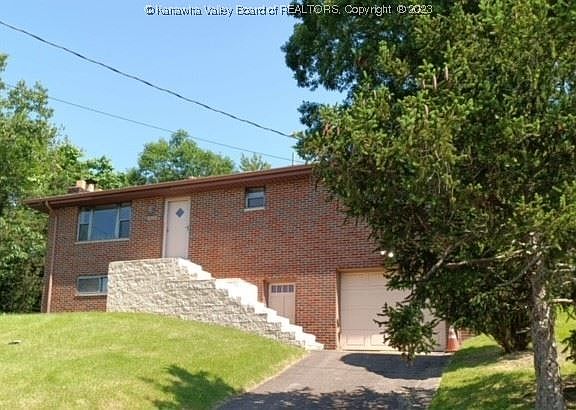 2nd image of 1201 Woodland Dr