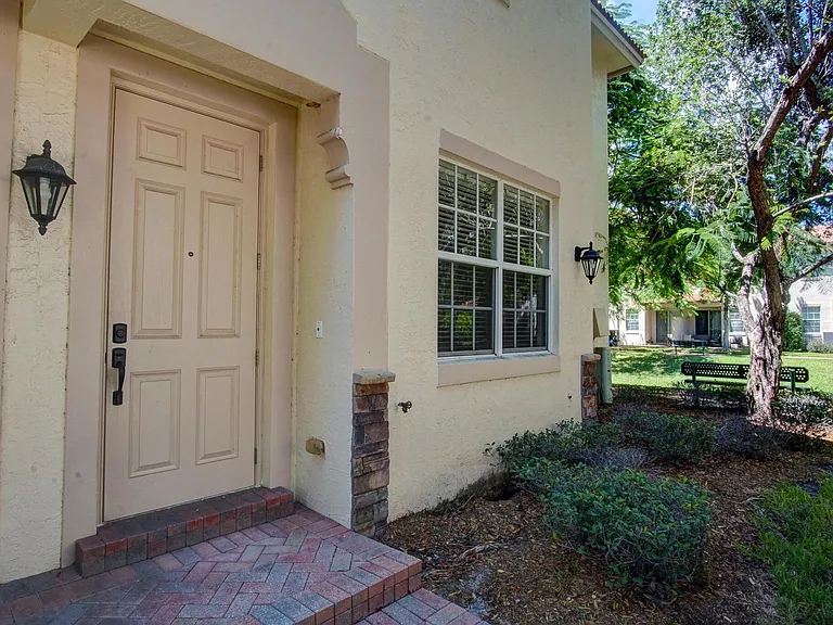 1020 E Longport Cir #Townhouse F2 — Photo 20