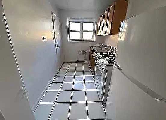 4th image of 30-07 Dwight Ave #1G