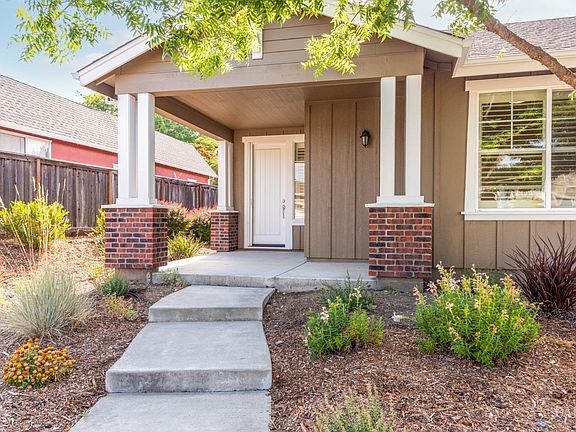 4th image of 9411 Oak Trail Circle