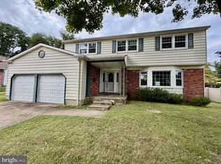 402 Saint David Dr, Mount Laurel, NJ 08054