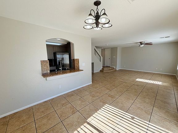4th image of 865 Plantain Lily Ave