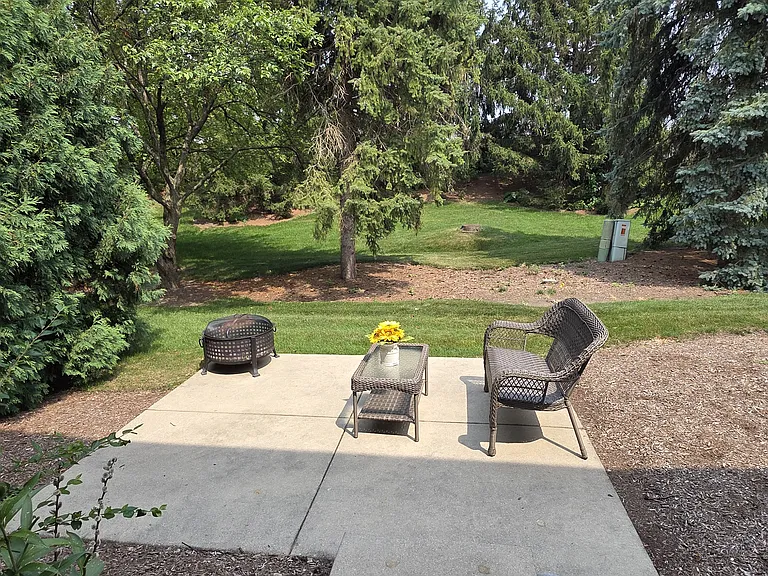 14 Parkside Ct — Photo 18
