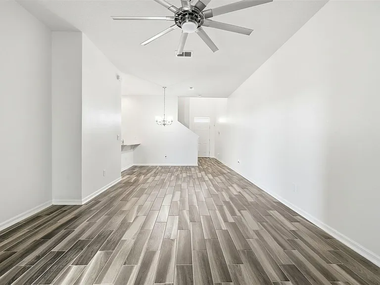 17436 Chateau Pine Way — Photo 5
