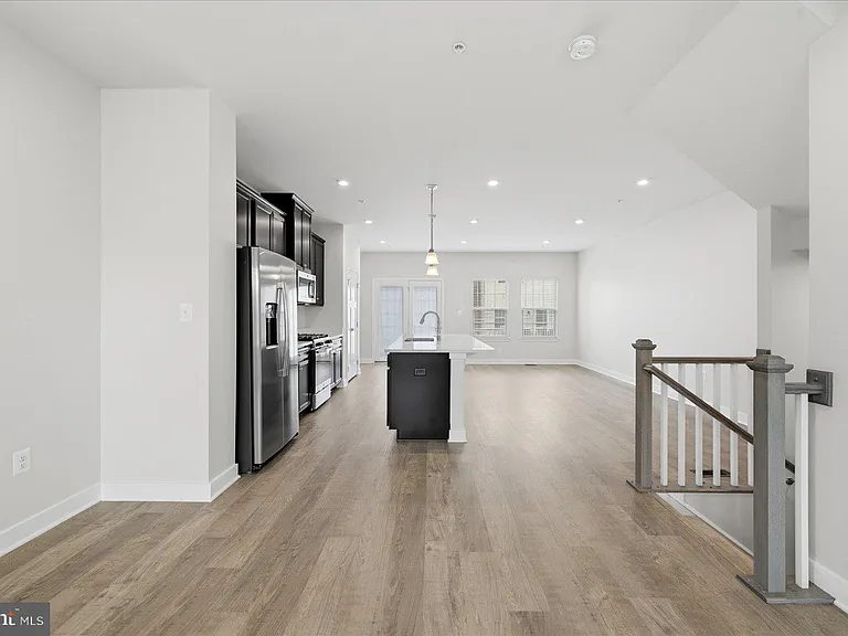 1550 Adamson Way — Photo 11