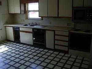 2nd image of 3362 Hoyt St