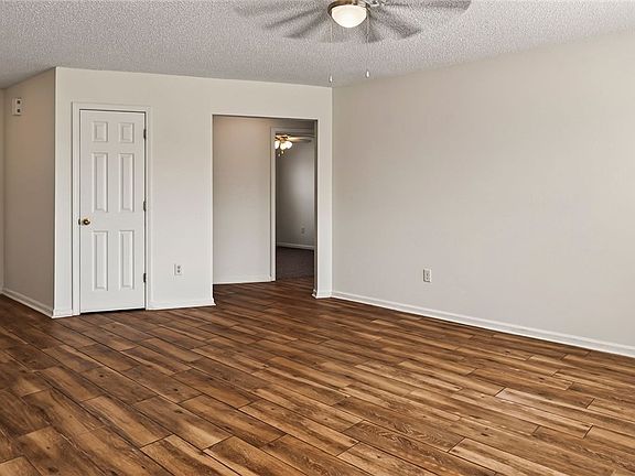 5th image of 305 Timber View Drive