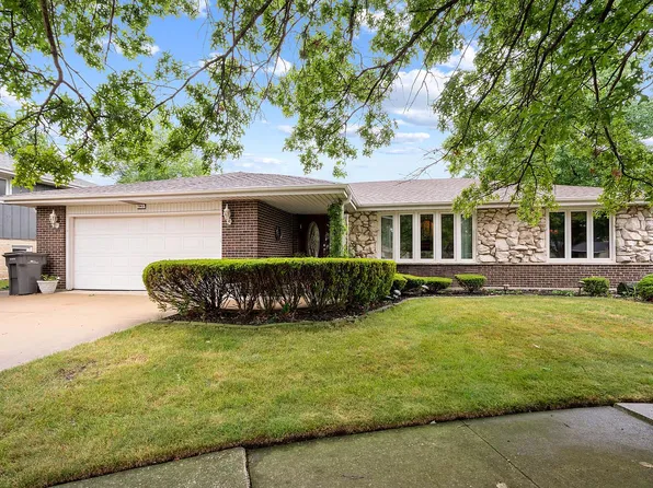 7943 Ponderosa Ct, Orland Park, IL 60462