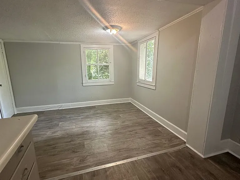 216 W Magnolia St — Photo 10
