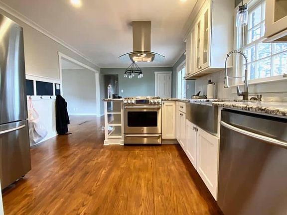 5th image of 526 Pineview Dr SE