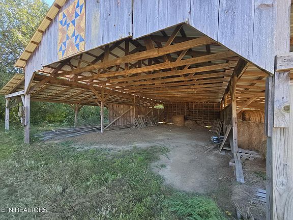 3rd image of New Midway Rd