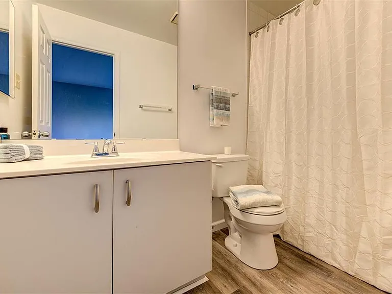 443 N Sarah St — Photo 18