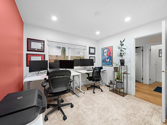 3rd image of 300 Maude Rd #6
