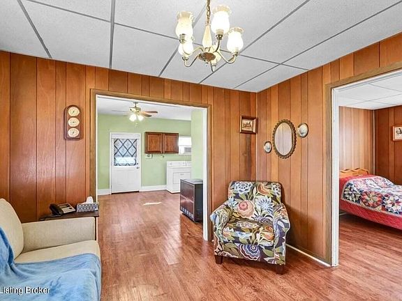 4th image of 102 Harlan Ave