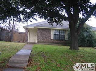 1449 N Bluegrove Rd, Lancaster, TX 75134