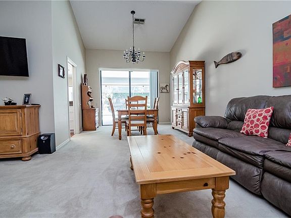 5th image of 2738 Horseshoe Dr