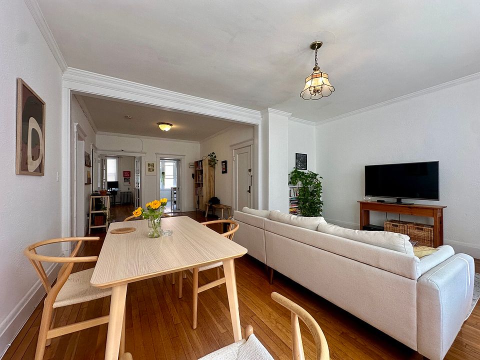 1st image of 27 Longwood Ave #10