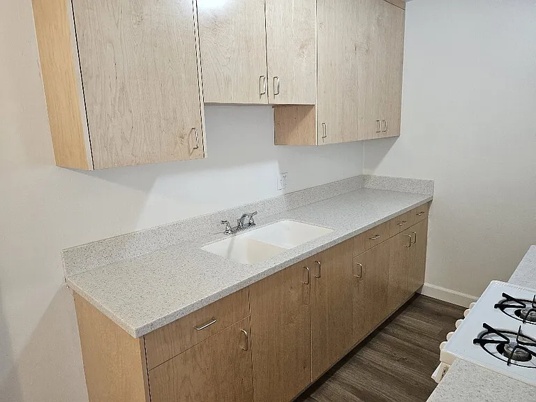 12522 Paramount Blvd #6 — Photo 19