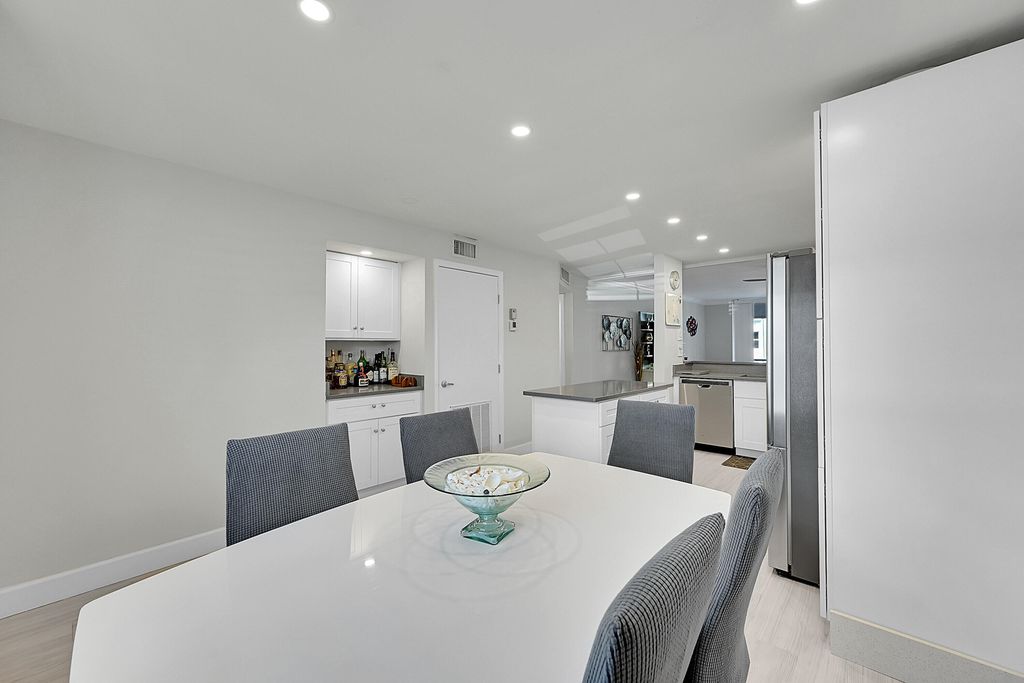 777 S FEDERAL Highway #107E, photo 2