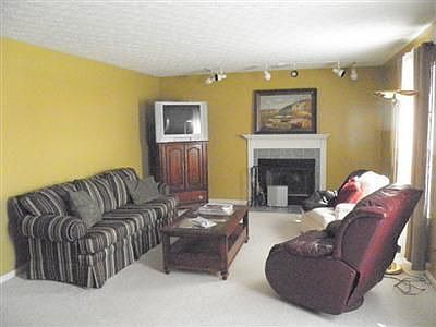 2nd image of 644 Woodcrest Dr