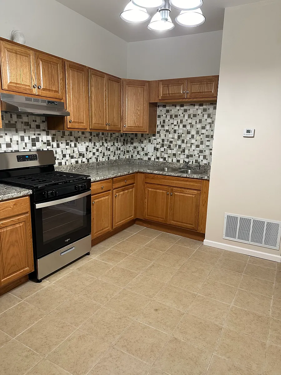 Building Photo - 2237 S Homan Ave #1