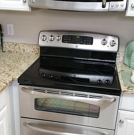 4th image of 4527 Middleton Park Cir W