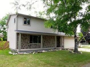 422 Oakwood Dr, Flushing, MI