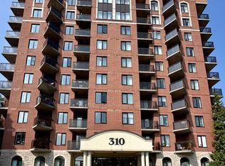 310 Central Park Dr #6A, Ottawa, ON K2C 4G4