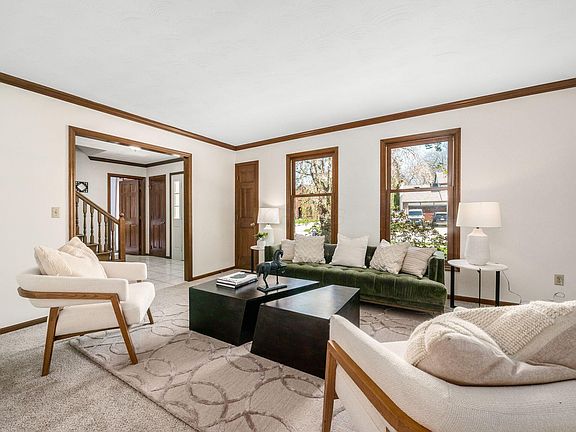 4th image of 1019 Lake Harbor Ct