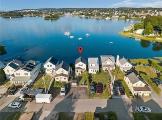 45 Cedar Ave, Portsmouth, RI 02871