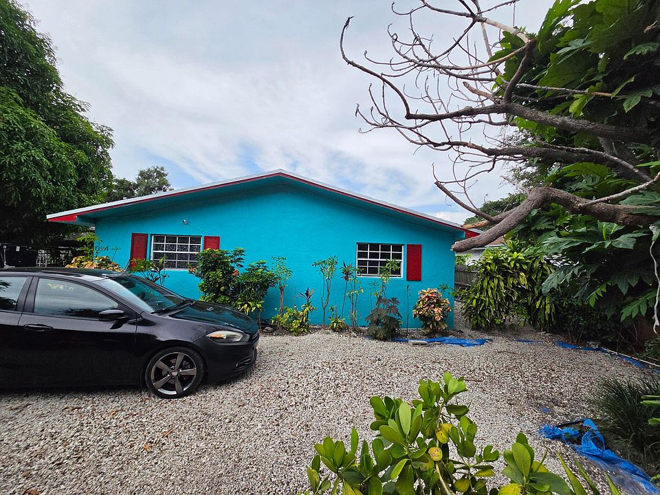 2nd image of 10304 NW 10TH Avenue