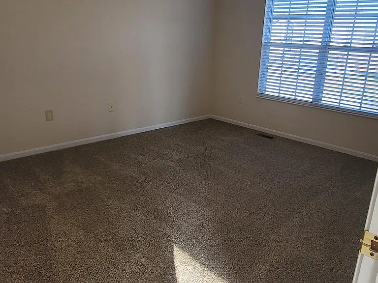 6838 Gordon Blvd — Photo 10