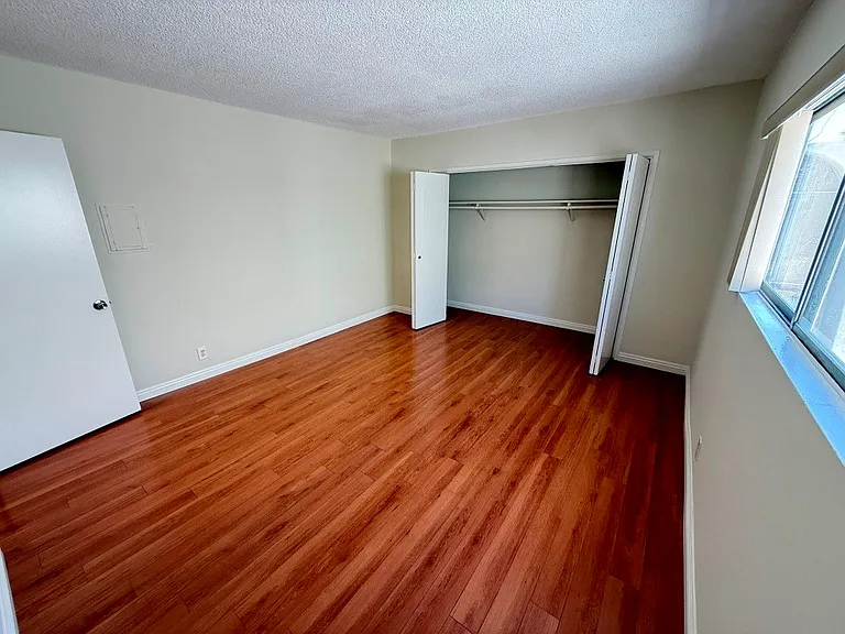 5433 Barton Ave #7 — Photo 13