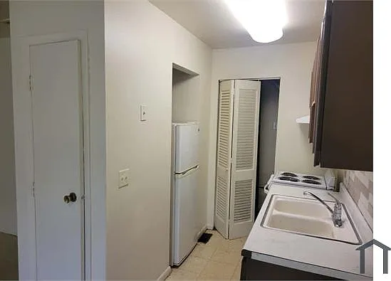 267 Hoch St — Photo 16