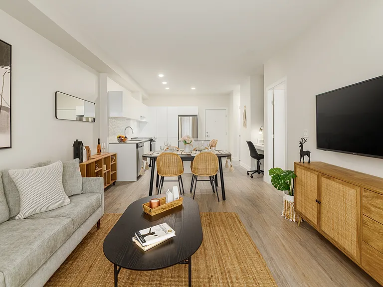 3554 Ryder Hesjedal Way — Photo 14