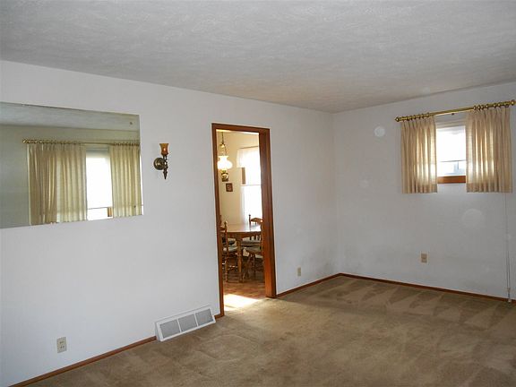 4th image of 1007 Sussex Dr