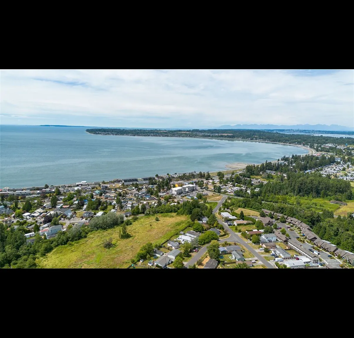 2 bed, 1.5 bath, 900 sqft, $1,700 — Photo 4