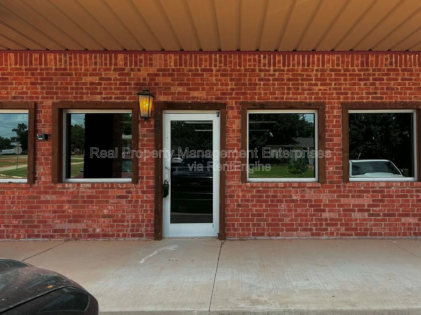 Studio, 1.0 bath, 1640 sqft, $1,500 — Photo 2