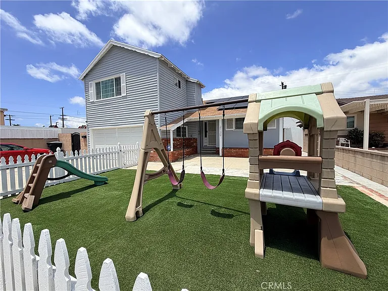 2139 W 160th St — Photo 22