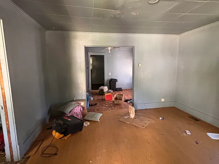 1505 E Walnut St — Photo 6
