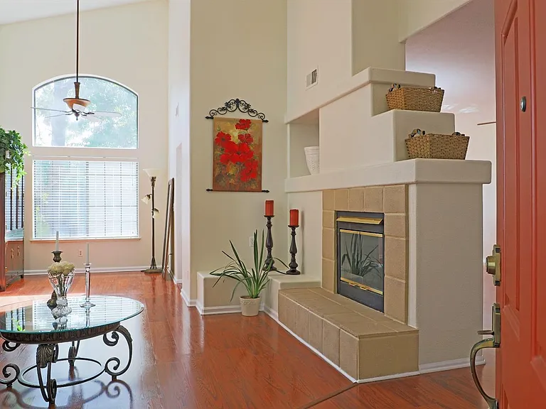 4946 Felicia Way — Photo 5