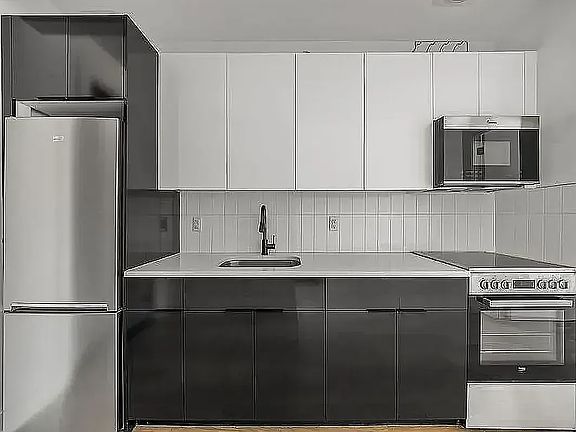4th image of 1042 President St #4B