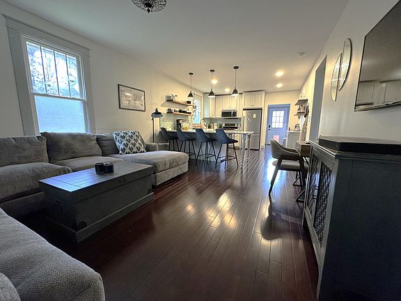2nd image of 267 Hedgewood Dr