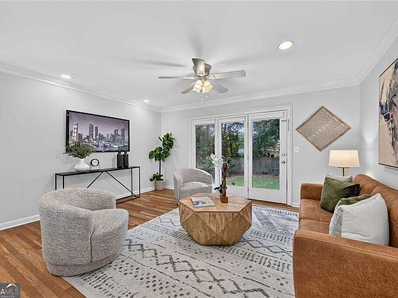 2nd image of 3659 Admiral Dr